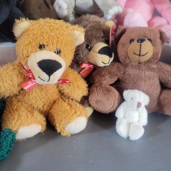 Lot of 24 Small Plush Bears - TY, Russ, Assorted Some Vintage Collectibles - Picture 9 of 16